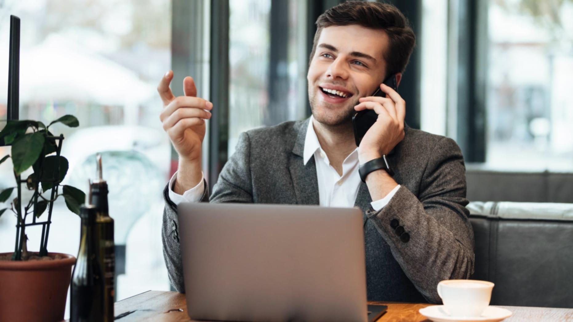 Análisis de métricas SEO en dashboard de e-commerce mostrando posicionamiento de productos